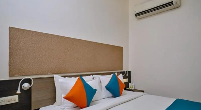 Двухместный номер Deluxe Pride Biznotel Manjusar Vadodara Near Sokhda Lake
