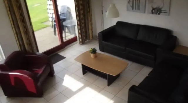 Semi-detached House in Franeker With a Shared Pool, Rezervovat Hotel Franeker Friesland