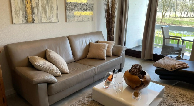 Moderne Ferienwohnung / Top City- u. Wasserlage am Yachthafen Bad Zwischenahn, Забронировать Отель Бад-Цвишенан East Frisia