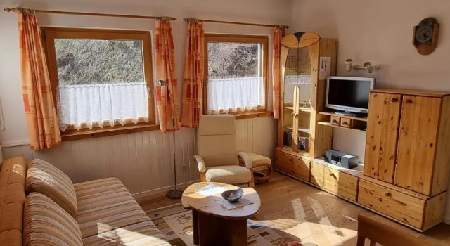 Appartement MELCHER Sotchà Dadaint 654, Book Apartment Scuol Grisons