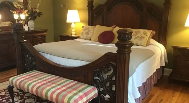 Red Rocker Inn, Забронировать Отель «постель и завтрак» Блэк-Маунтин Северная Каролина