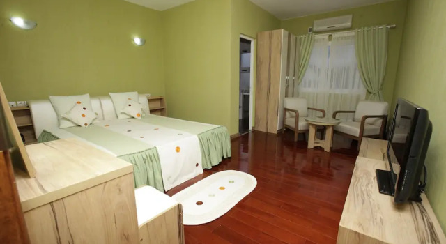 Red Island Inn