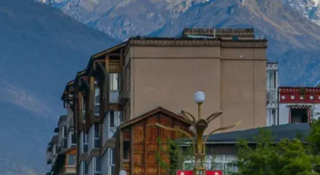 Hailuogou · Tianmu Yunju · Snow Mountain Viewing Garden Boutique Homestay, Book Boutique Hotel Hoteller i Moxi med parkering, Parkering