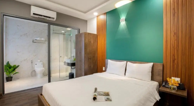 Lá Hotel Riverside, Забронировать Отель Отели Куан-Бинь-Тхань с парковкой, Парковка