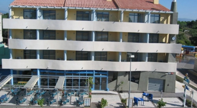 Кровать в общем номере c 1 комнатой Rentalmar Costa Verde