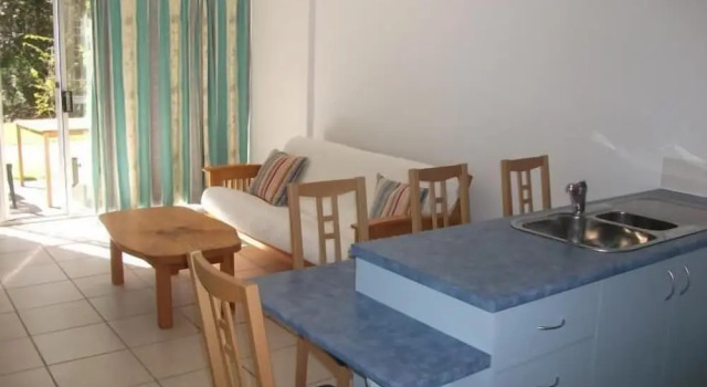 Люкс Standard с 2 комнатами Lakeshore Lodge