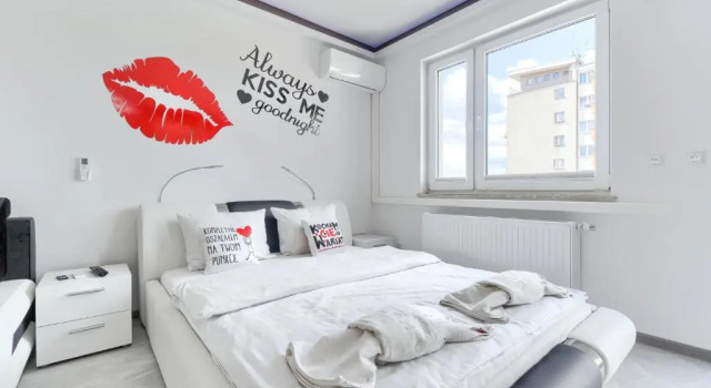 Good Day Apartments- private parking new town