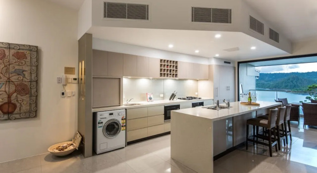 Northcape 1 Ocean Front 4 Bedroom - Pool, Забронировать Отель Отели Острова Гамильтон с парковкой, Парковка