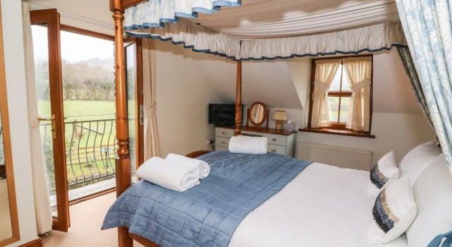 Tangaer Cottage, Buchen Sie Ferienhaus Llanfair Clydogau Großbritannien