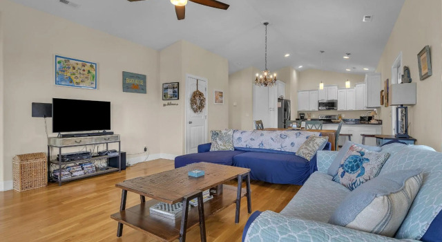Bonne Mer by Oak Island Accommodations