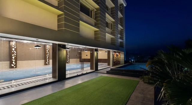 Hotel Saffron Crest, Book Hotel Hoteller i Siliguri med pool, Swimmingpool