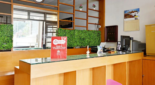 ZEN Rooms Basic Surya Sumantri Pasteur, Rezervovat Hotel Sukajadi 