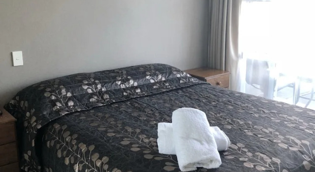 Апартаменты с балконом Monarch Motel