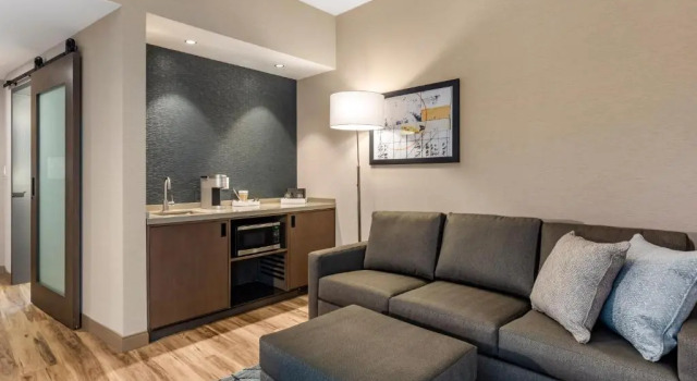Двухместный люкс Cambria Hotel New Haven University Area