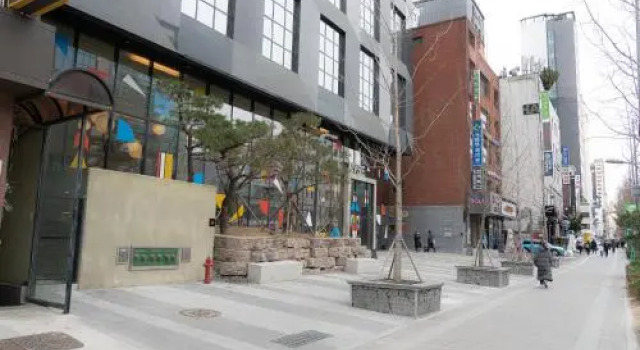 Living Castle Hongdae, Забронировать Отель Мапхогу Сеул, рядом с Торговая улица Хондэ