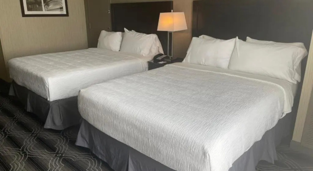 Четырёхместный номер Standard Grand Laurel Hotel