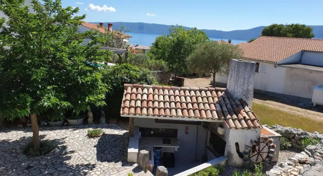 Коттедж с 4 комнатами Villa Diny with Pool