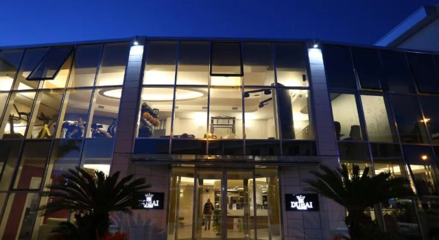 DubaiVillage, Book Hotel Camposano Campania