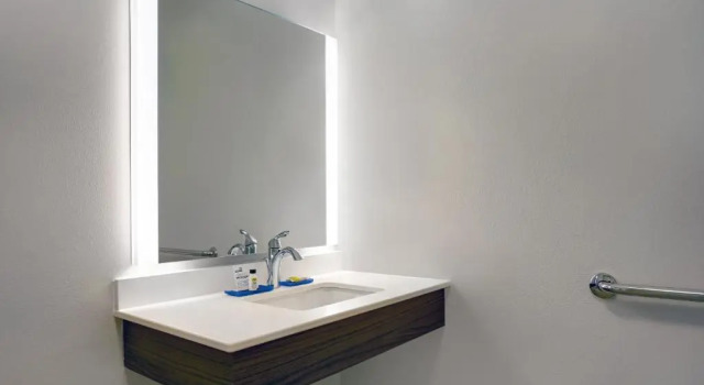 Двухместная Студия Люкс Holiday Inn Express & Suites - Lenexa - Overland Park Area by IHG