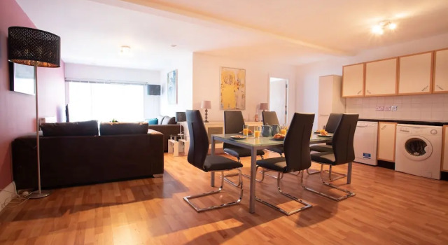 Rest & Recharge Regents CT 2bed Sleeps 7