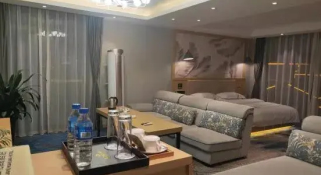 Люкс Deluxe Lushui Qingjiang Garden Hotel