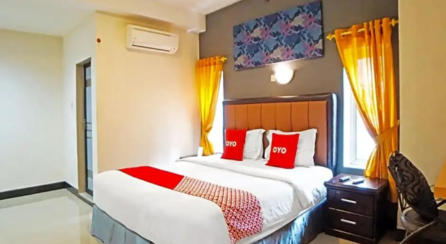 Люкс Deluxe OYO 553 Gentala Hotel