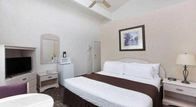 Двухместный номер Standard Super 8 by Wyndham Fort Bragg