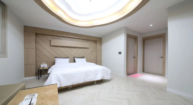 Люкс Eco Hotel