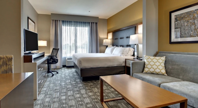 Номер Standard Holiday Inn Express Hotel & Suites Albany by IHG