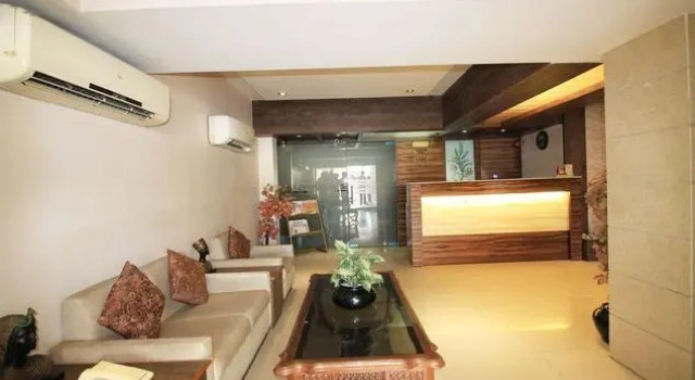 Eden, Rezervovat Hotel Hotely v Gujarat s parkováním, Parkování