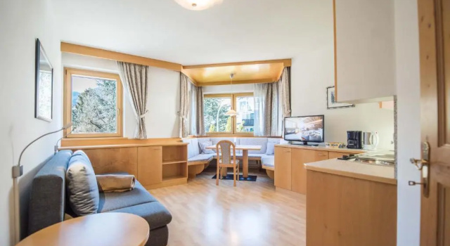 Апартаменты Hotel Kranebitt B&B