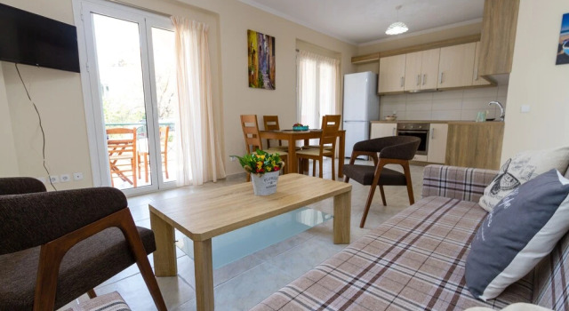Nijay Apartments No 1, 2 Bedroom Apartment Sleeps 6 With Bed Settee In Lounge