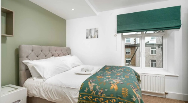 Stunning 3BD Flat, Parking, Sleeps Six, Near Park, Varaa Huoneisto Asunnot kohteessa Merseyside, Huoneisto