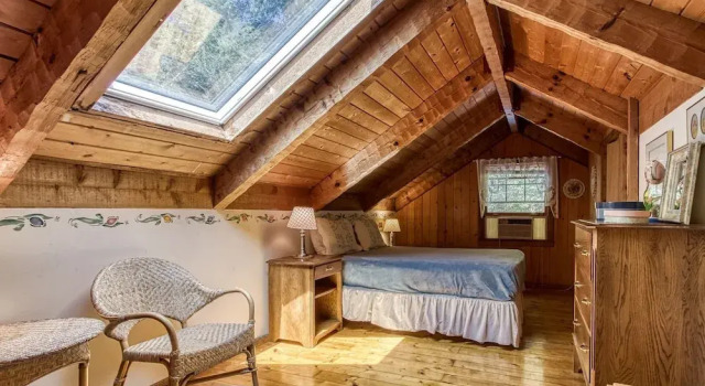 Valhalla - Private Rustic Getaway 2 Bedroom Cabin by RedAwning