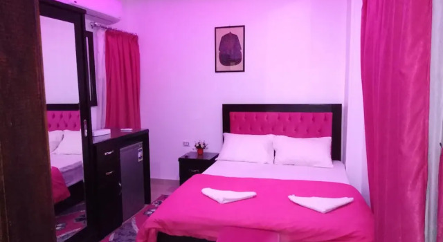 Четырёхместный номер Standard с видом на горы Queen Pyramids View Inn