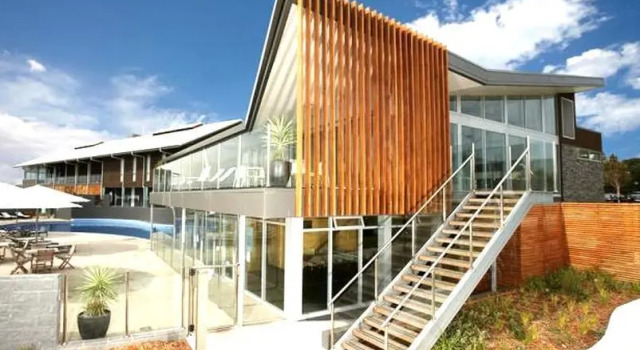 Кровать в общем номере с 2 комнатами Silverwater Resort Phillip Island