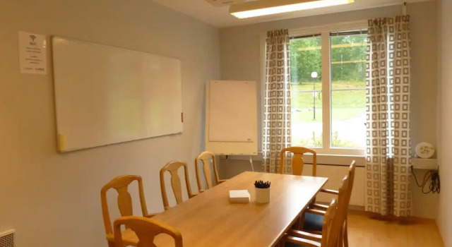 Jönköpings Hotell & Konferens, จอง โรงแรม เยินเชอปิง Vättern