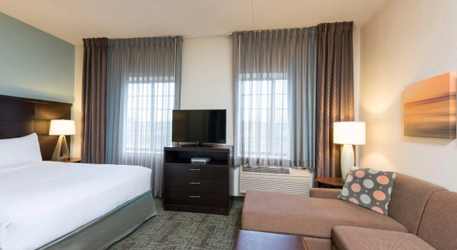 Двухместный люкс Staybridge Suites Chicago-Oakbrook Terrace by IHG
