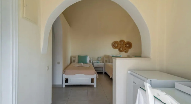 Трёхместный номер Standard с балконом Ersi Villas