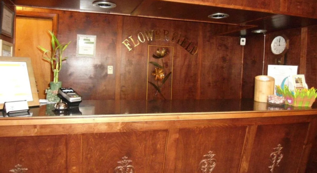 Flower Field Inn and Cottages, Book Motel Stroudsburg Alpine Mountain