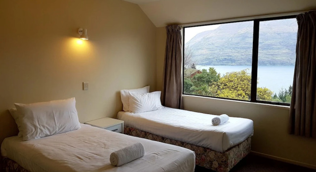 Queenstown Lakeview Holiday Home-5mins to town, Забронировать Отель Ферн-Хилл 
