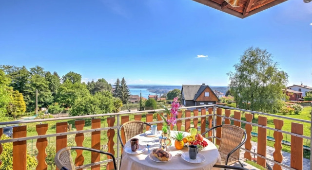 Семейные апартаменты с видом на озеро La Perla Bianca Lake View