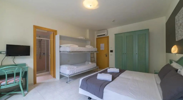 Четырёхместный номер Standard Hotel Airone