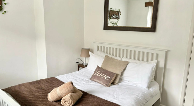 Afan Contractor Accommodation - mins to site!, Book Hotel Port Talbot Cardiff