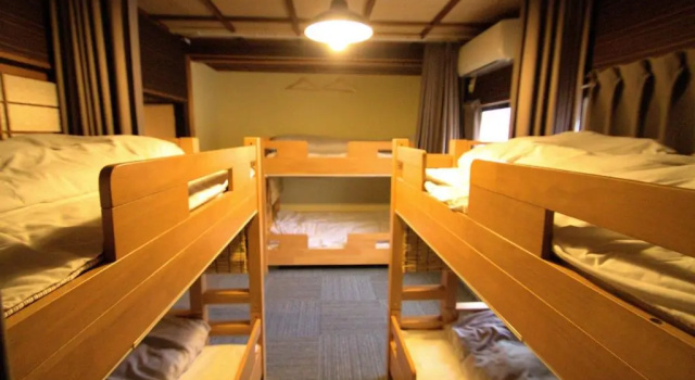 Кровать в общем номере (женский номер) Guest House Hitsujian