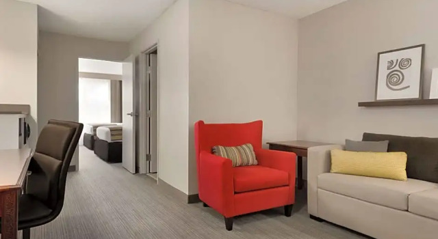 Четырёхместный люкс Country Inn & Suites by Radisson, Houghton, MI