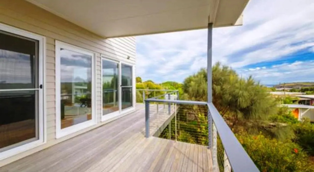 Апартаменты 12 Apostles Accommodation Anchors Beach House with sea views