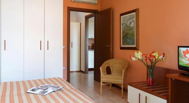 Residence Spiaggia DOro, Забронировать Апарт-отель Дезенцано-дель-Гарда озеро Гарда