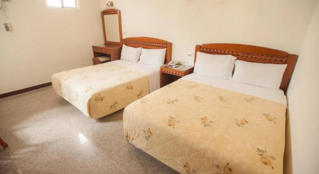 Четырёхместный номер Standard Chantai Hotel