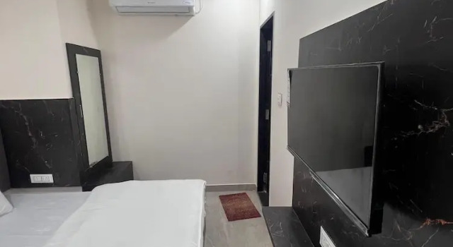 Номер Deluxe The Byke Express - Mahakal Residency Pan India Pure Veg Hotel Chain